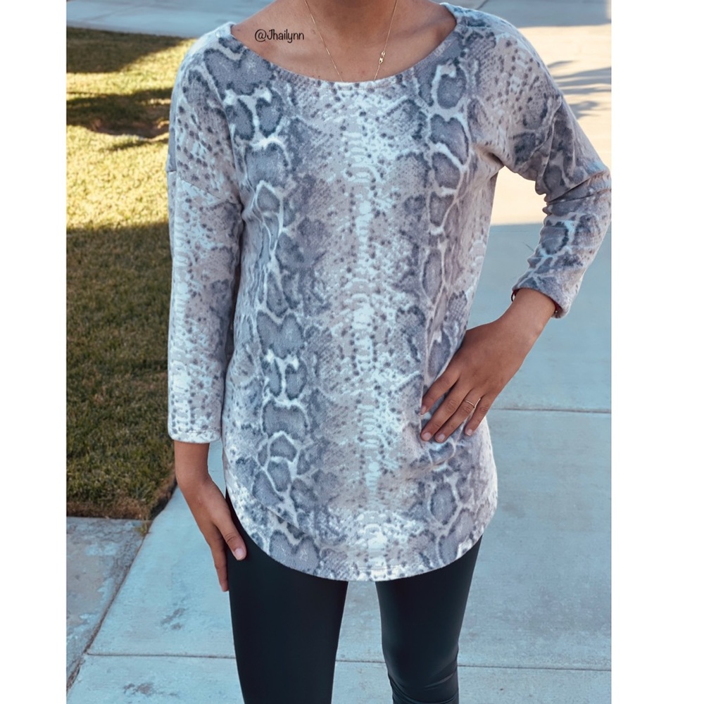 Snake print Twitsed Back tunic